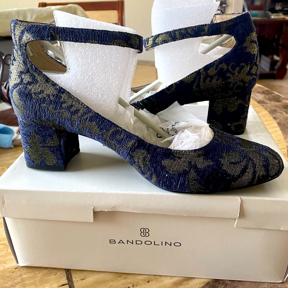 Bandolino Embroidered Ankle Strap Heels Size 9.5 M Like New *Price Firm*